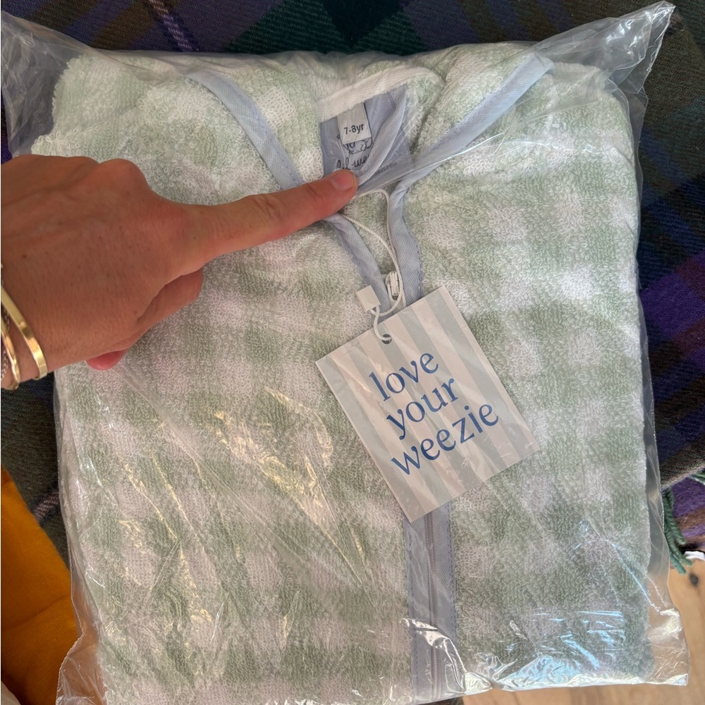 Weezie Green and White Checkered Robe